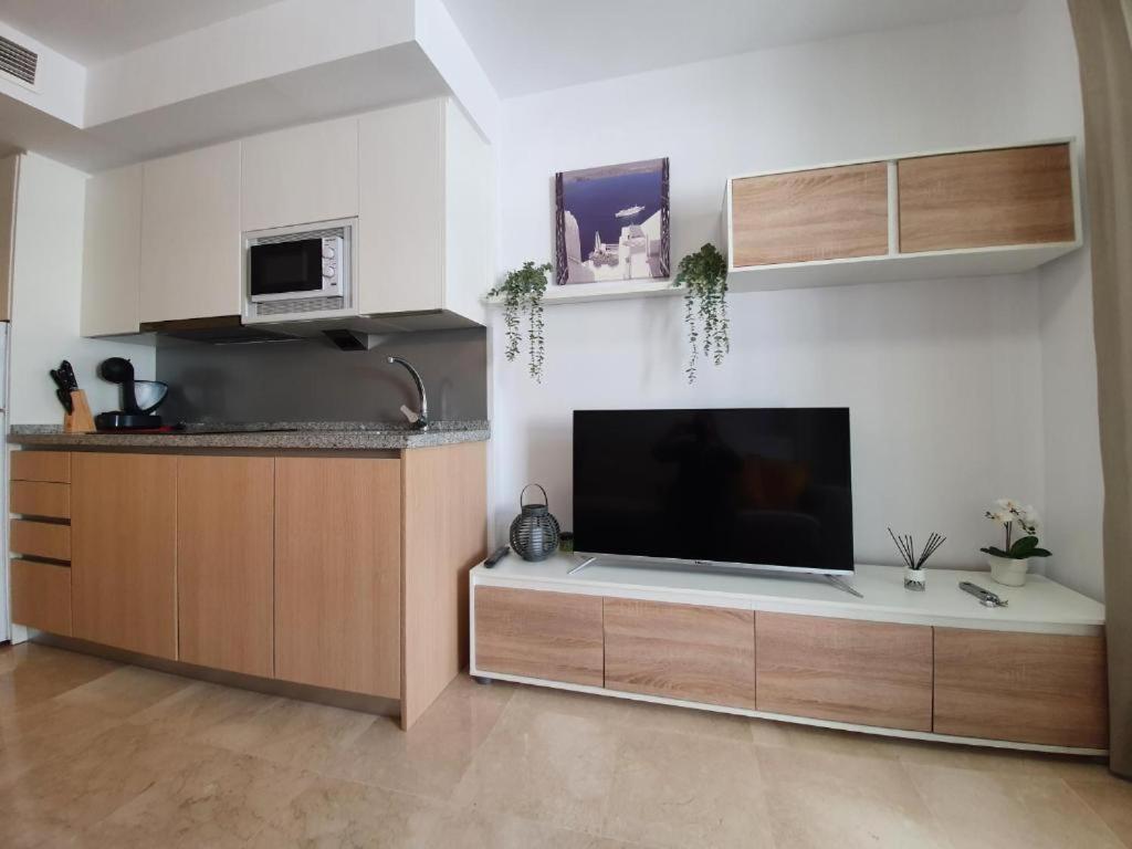 Apartamento Con Parking Con Piscina Junto A La Playa Benalmadena Exterior photo